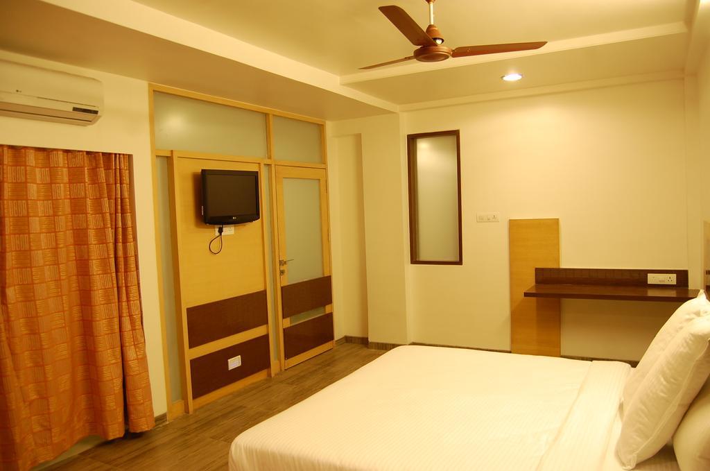 Hotel Bhagyalaxmi Shirdi Eksteriør billede